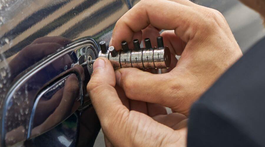 Professional gutter cleaning in Purmela, TX